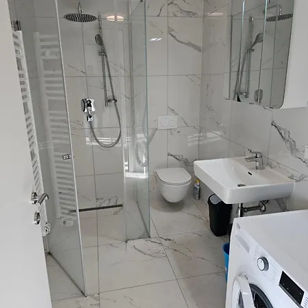 3 Apartment *