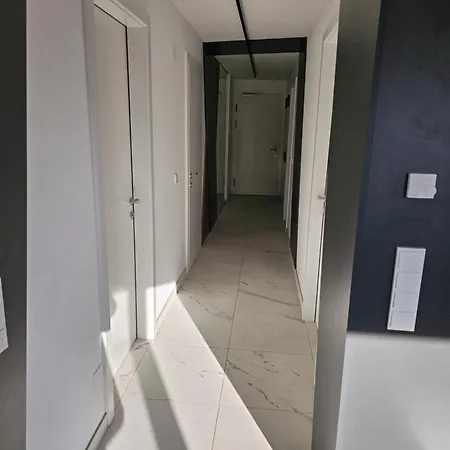 Apartment 3 *